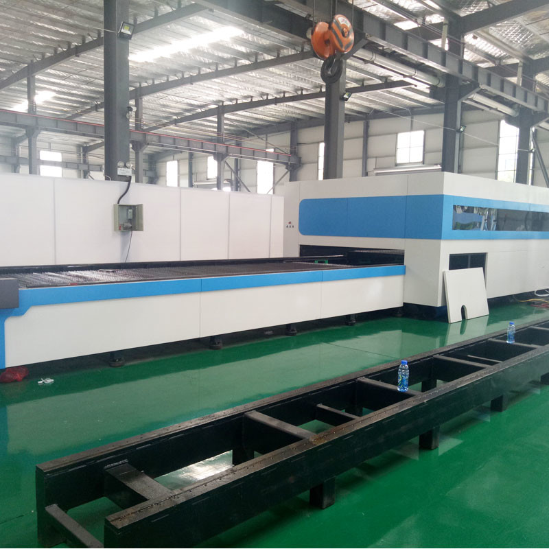3015 1000W Whole Cover Fiber Laser Cutting Machine 4500kg For Stainless Steel Plate